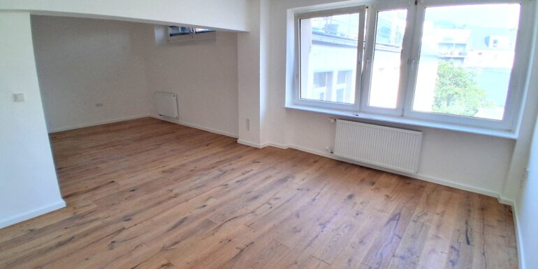 Wohnzimmer mit Blick Küche