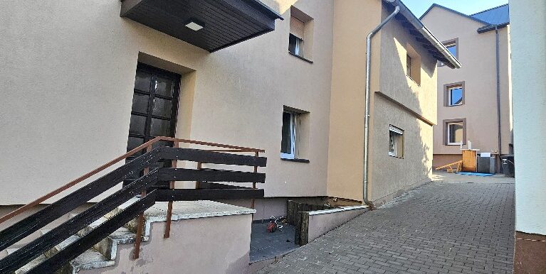 Zufahrt Stellplätze