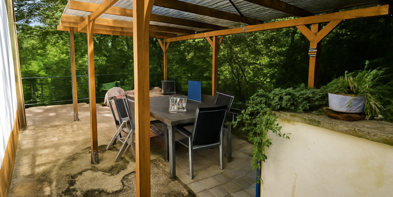 überdachte Terrasse UG
