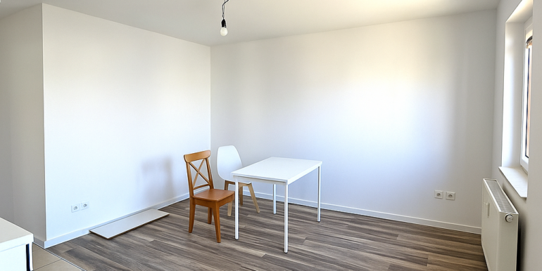 großes Zimmer OG Leerstand